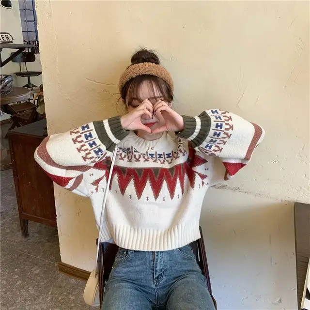

Autumn and winter new loose and thick contrast color short sweater for women