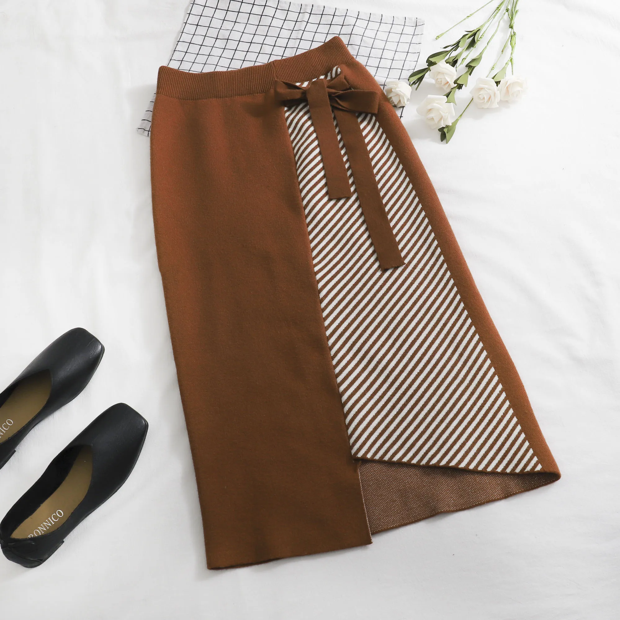 SINGRAIN Женская Асимметричная полосатая трикотажная юбка, повседневная Осенняя вязанная юбка средней длины с высокой талией, модная зимняя длинная юбка-карандаш с бантом - Цвет: khaki
