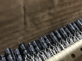 

10pcs/100pcs Bolsa Supercapacitor Capacitor Rubycon 35v47uf 5x11 ZLH Series High Frequency Long Life 47uf/35v