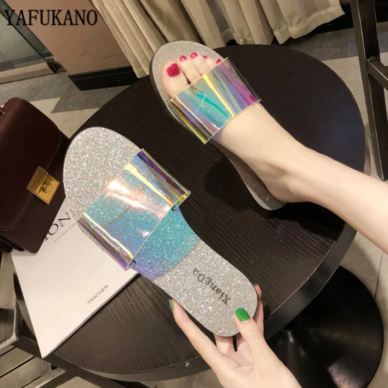 

2020 New Bling Transparent Slippers Women Summer Shoes Slip On Flat Slippers Beach Sandals Women Slides