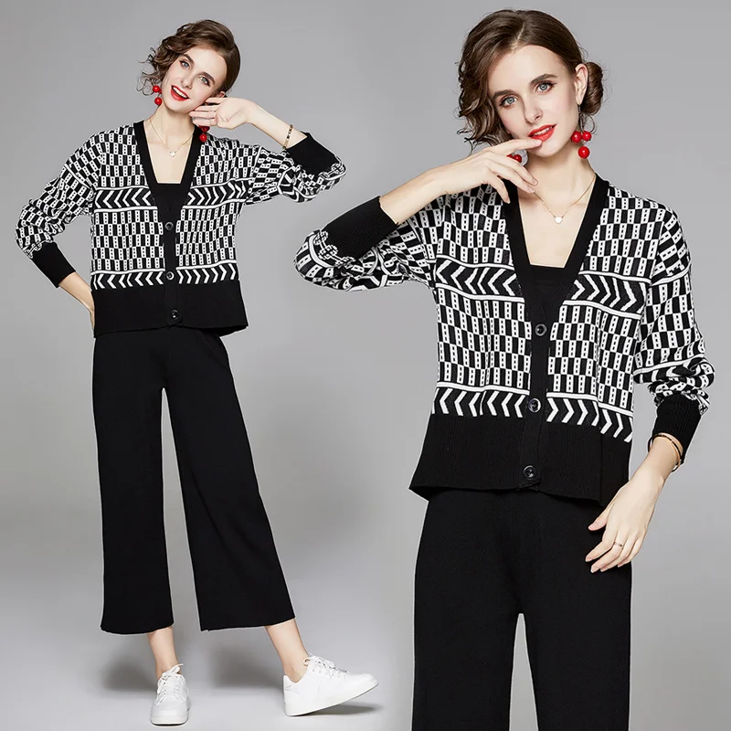

Simgent Autumn Winter Women Knitting Sets V-Neck Single Breasted Long Sleeve Striped Cardigan+Black Pants SG08111