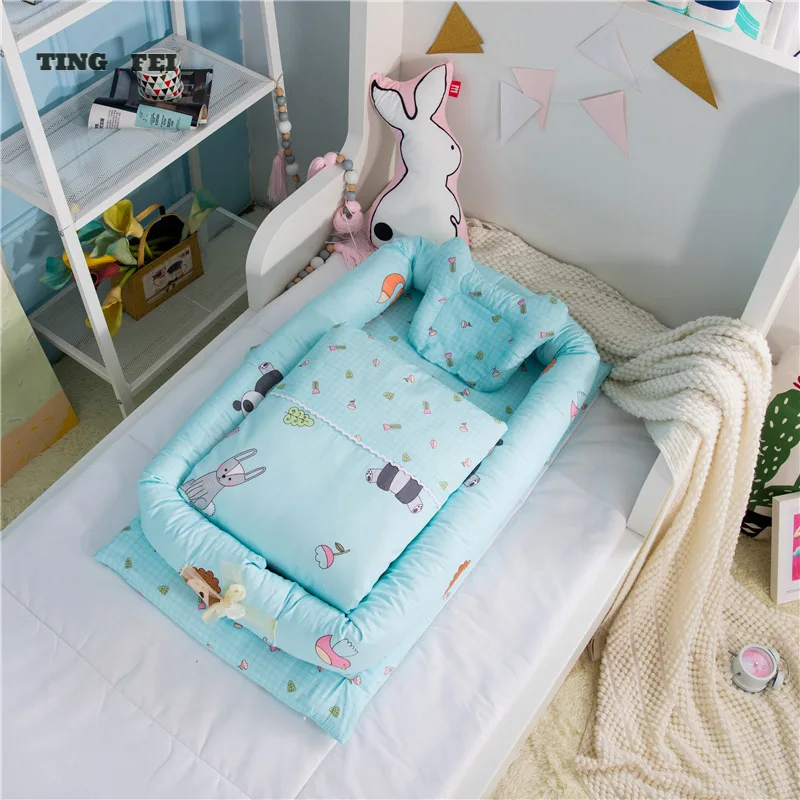 90*50 Cm Portable Pure Cotton Foldable and Washable Full-enclosed Crib Bed Bionic Baby Pillow Travel Crib Nest with Quilt