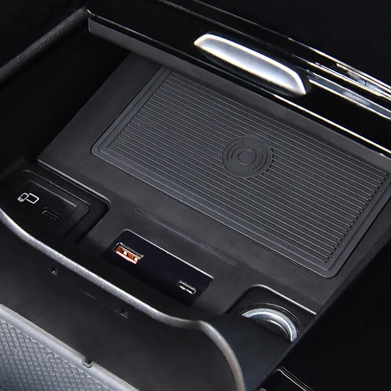 Car QI wireless charger 15w wireless phone charger charging plate for Mercedes Benz CLA 2020 W177 W247 AMG A35L GLB 2019 2020