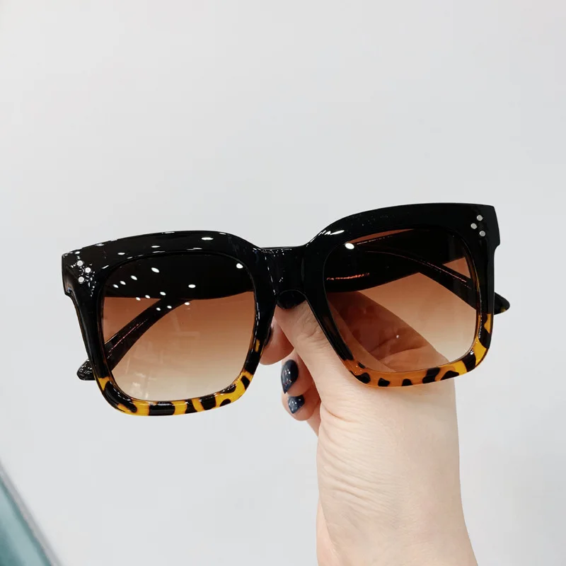 Brand Designer Square Sunglasses Women Retro Big Frame Shades Female Sun Glasses Fashion Vintage Gradient Oculos De Sol