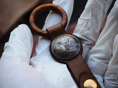 luxury Handmade DIY wood Finger Ring Hand cowhide Rope FOR Leica SONY Fuji ricoh Olympus GR3 RX100M6 XT30 xa5 EPL9 Q2 digital camera - Цвет: luxury