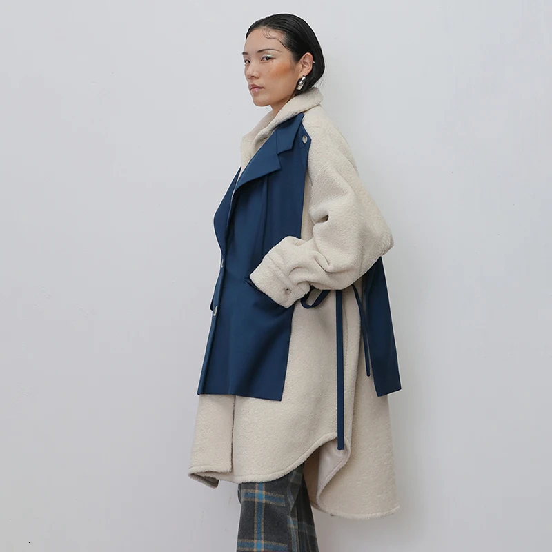 TWOTWINSTYLE Лоскутные женские пальто из овечьей шерсти воротник с лацканами фонарь длинный рукав Высокая талия на шнуровке хит цвет куртки женские