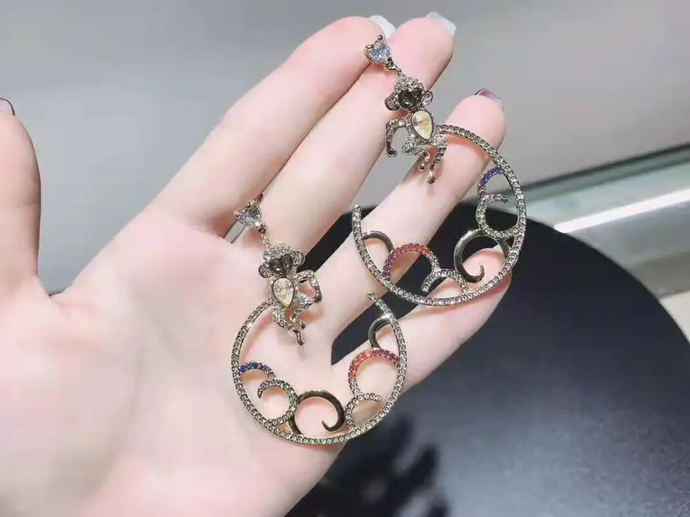 High quality SWA, the "new" eye-catching monkey, a unique design of women's Earrings