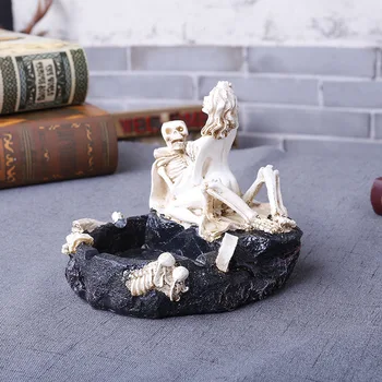 

Halloween personalized skull ashtray custom resin crafts skull ashtrayAshtray desk decoration