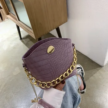 

New Korean version of the small bag female 2020 new net red bucket bag chain versatile one-shoulder messenger bag luxury bag