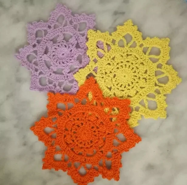 Latest-Modern-Cover-Christmas-Placemats-Cup-Mat-Mug-Pad-Coasters-Dining-Table-Mat-Star-Flower-Crochet.jpg_Q90.jpg_.webp (1)