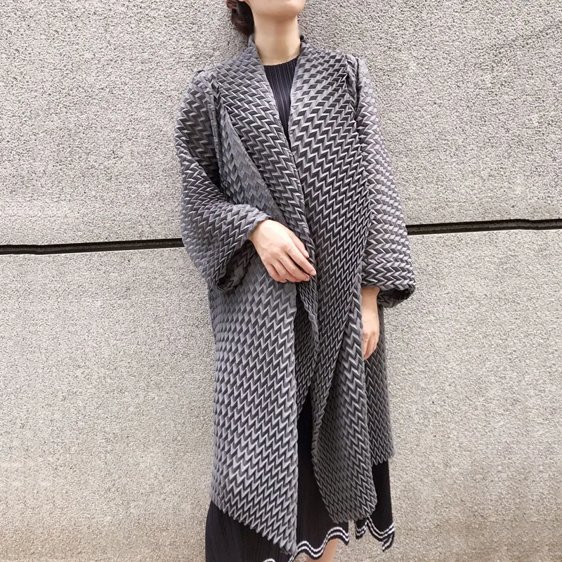 

LANMREM 2020 Autumn New Folds Pleated Solid Color Large Size Loose Thin Long Temperament Windbreaker Jacket Female 19B-a160