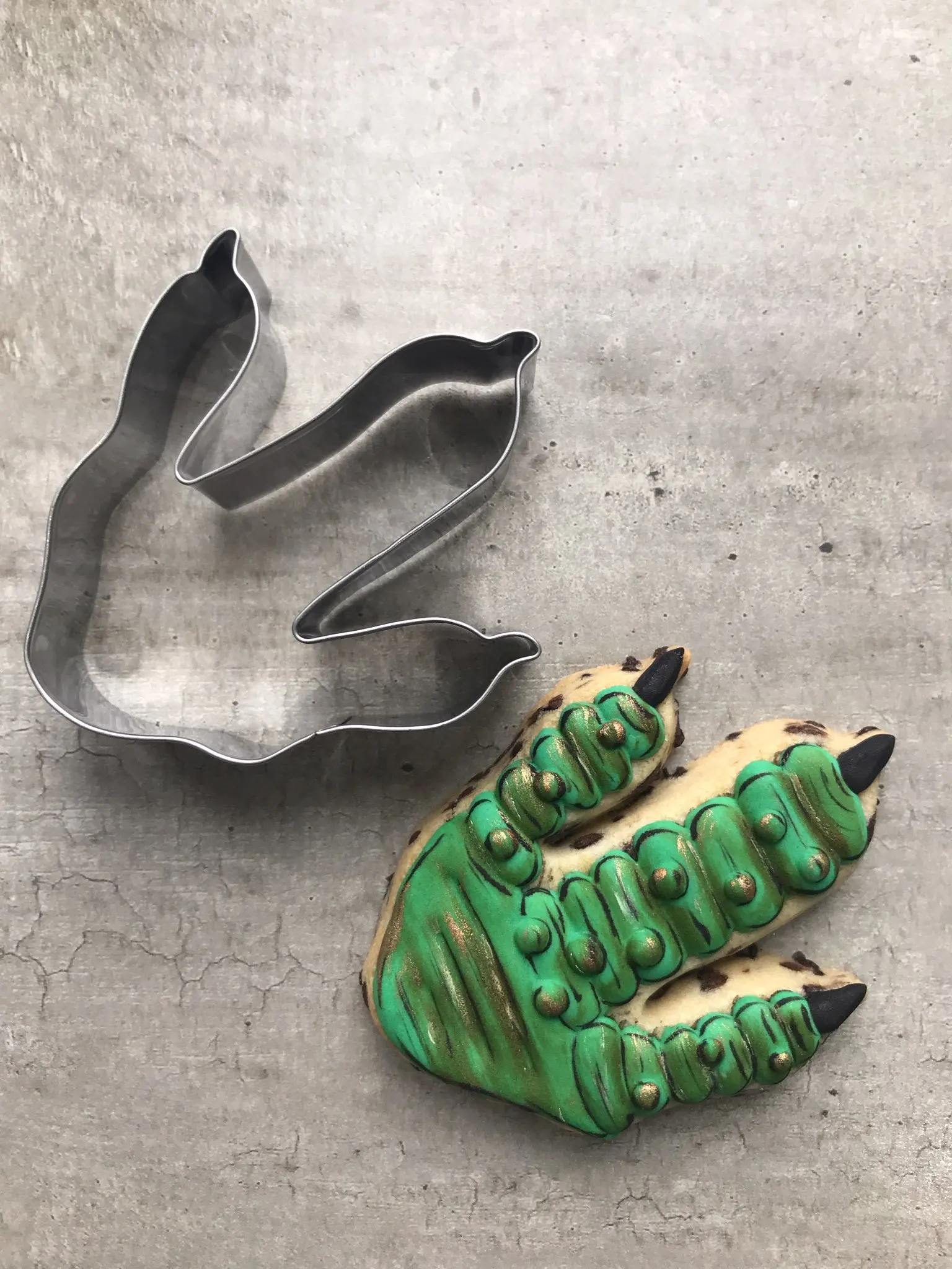 KENIAO Dinosaur Foot Cookie Cutter for Kids-10 CM-Biscuit Fondant Bread Sandwich Mold Stainless Steel