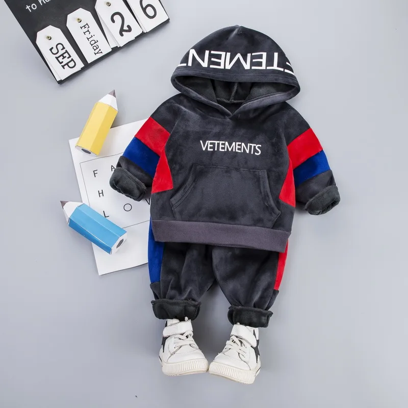 Комплект одежды с капюшоном для маленьких мальчиков, Детский костюм с буквенным принтом бархатный осенне-весенний Детский комплект