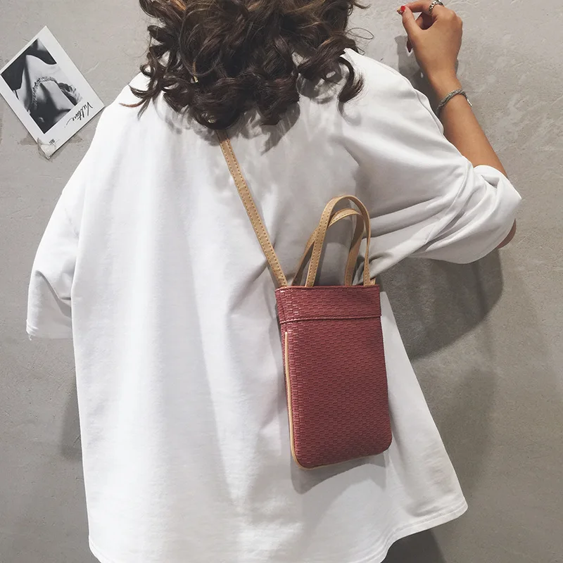 

The new Korean version of is simple and easy to weave single shoulder slanted female bag Mori handheld mini mobile phone bag