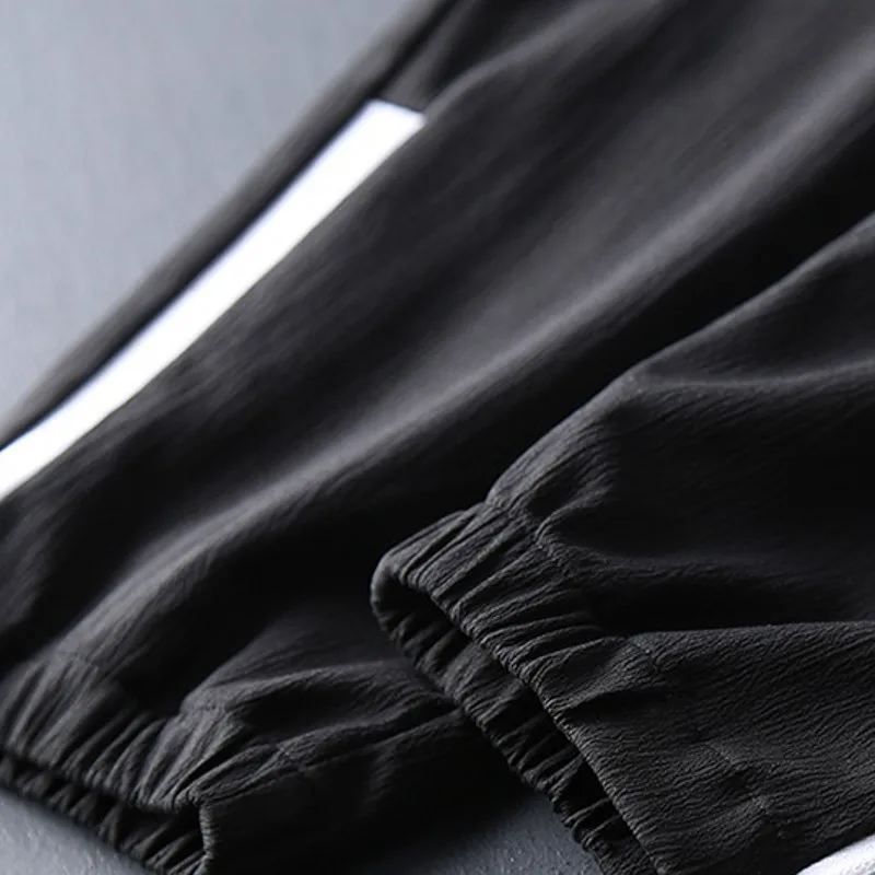 Рисунок 4 - Костюм спортивный мужской из дышащего хлопка и льна