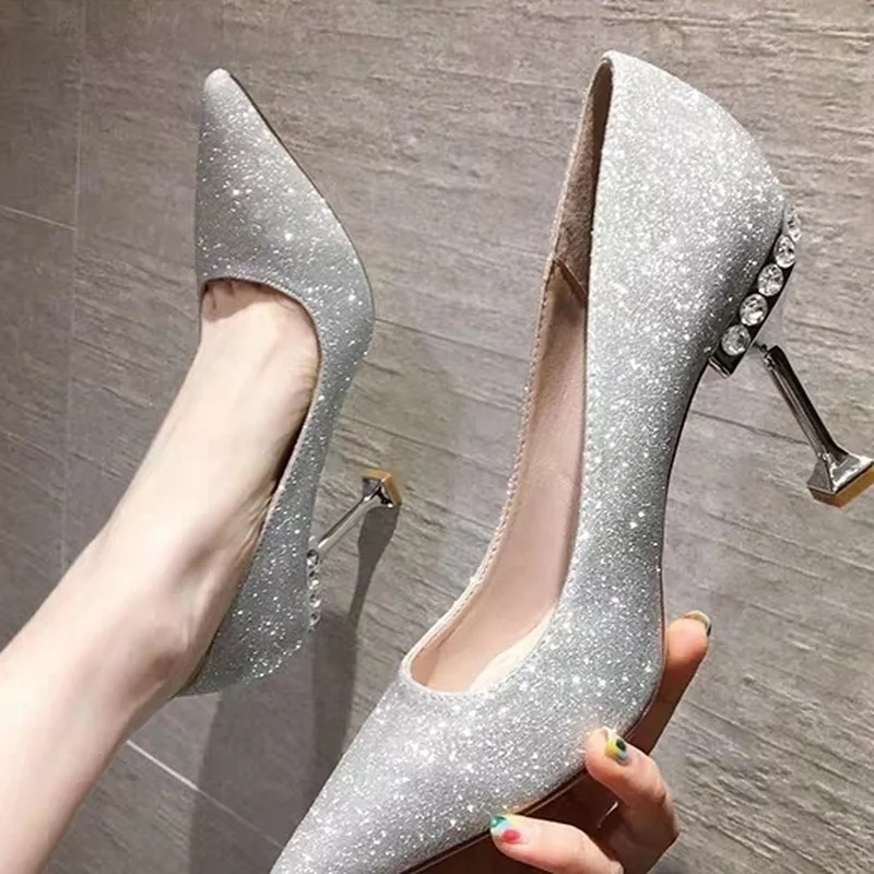 Zapatillas Mujer Весна 2020 Модные женские высокие каблуки слипоны Стразы элегантные