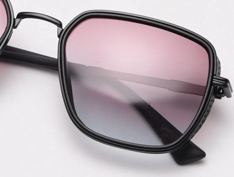 21883300422_1344152070