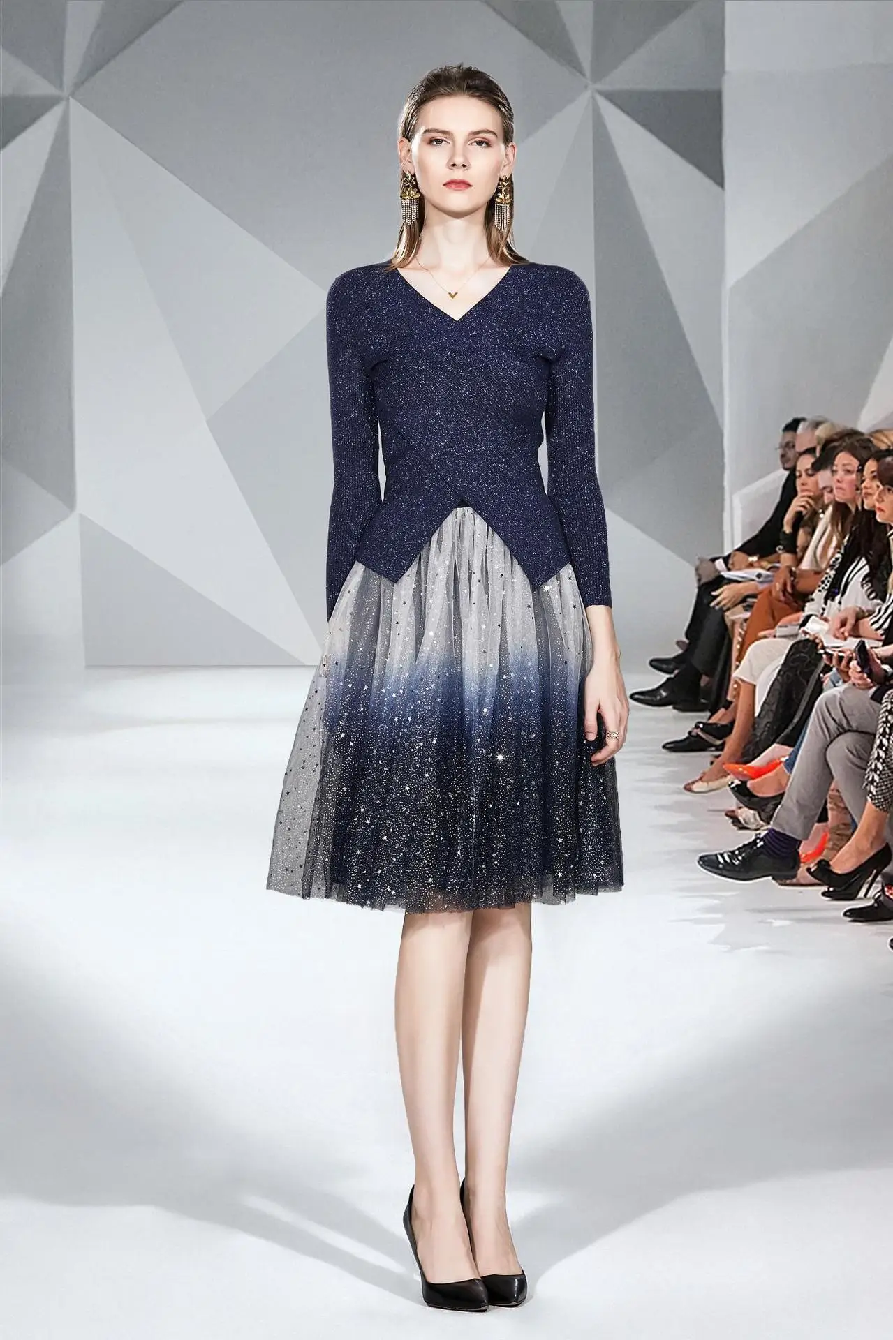 

Photo Shoot WOMEN'S Dress Autumn New Style Elegant Slimming Sweater + Metal Spraying Gradient Fashion Skirt Set