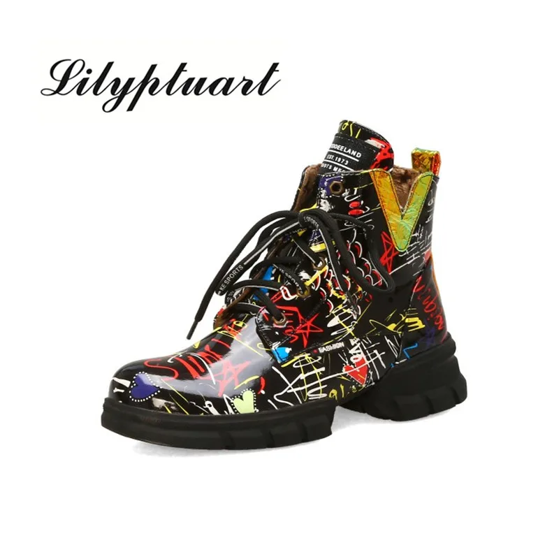 2019 British style graffiti thick with newspaper pattern personality
short boots with students large size Martin boots women