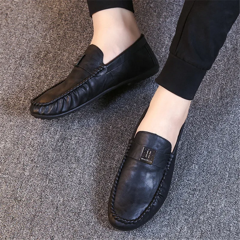 2019 new Italian Leather Men Casual Shoes Luxury Brand Mens Loafers Moccasins Breathable Slip on Black Driving Shoes Soft Flats