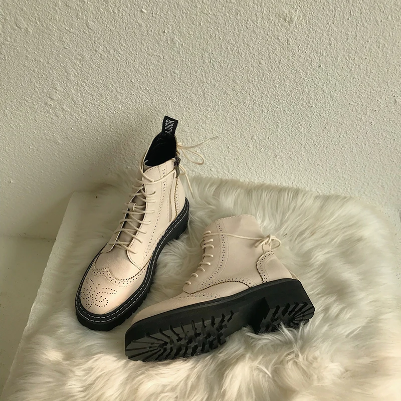 Women Ankle Boots Platform Thick heel Lace Up Brogues Carved Martin Boots Women Autumn Botas Mujer Boots Rubber Shoes