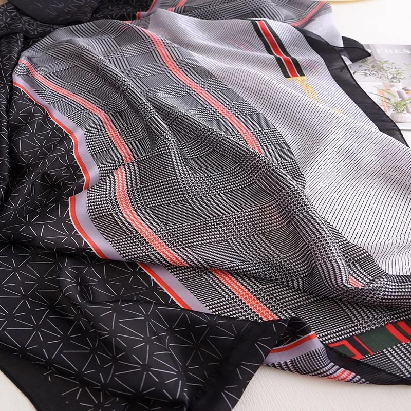Foulard De Luxe Noir - Doux Au Toucher - Taille Unique - Neuf Avec étiquettes