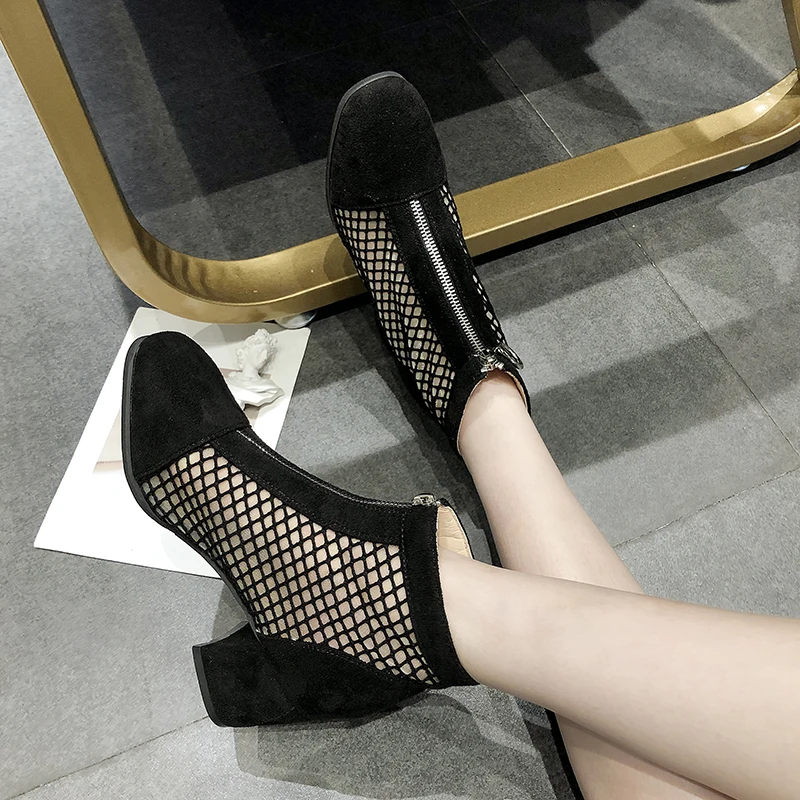 

2019 new female Korean version of the wild round head thick with personality front zipper mesh boots