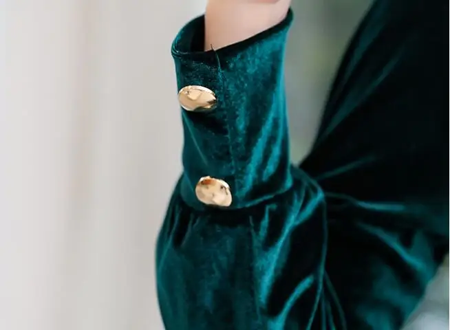 Spring New Arrival Hot Sale Fashion Stand Collar Long Sleeve Velvet Woman Pleated Long Dress