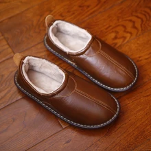 Зимние домашние тапочки из натуральной кожи для влюбленных пар; теплая мягкая Нескользящая домашняя Повседневная обувь; домашние тапочки для мужчин и женщин