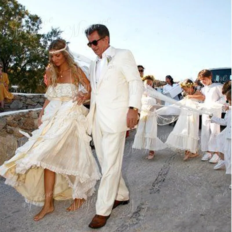 vintage-hippie-style-boho-beach-wedding-dresses-sexy-spaghetti-straps-tiered-lace-chiffon-a-line-gybsy-bridal-gowns (2)_conew1