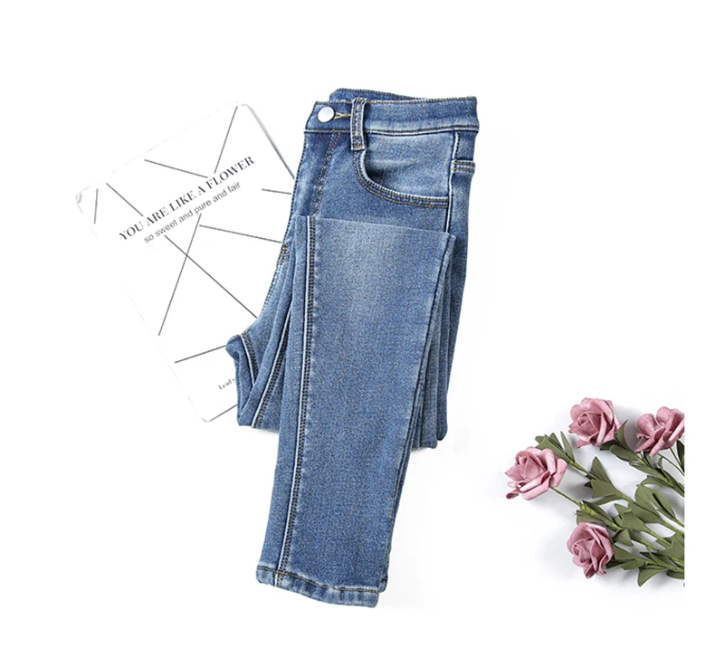 Теплые джинсовые брюки для женщин; большие размеры; Зимние Синие светло-синие однотонные обтягивающие брюки-карандаш с бархатными джинсовыми брюками