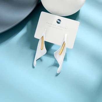 

Fashion Natural Style Flower Stud Earring New Arrival Bohemia White Color Calla Lily Earring Handmade Date Gift Jewelry