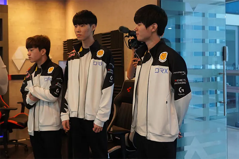 O1CN01z1Ra9W28y38K2L1k9_!!2621818000