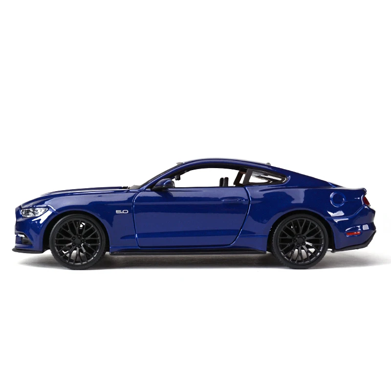 Спортивный автомобиль Maisto 1:24 2015 Ford Mustang GT статические литые автомобили