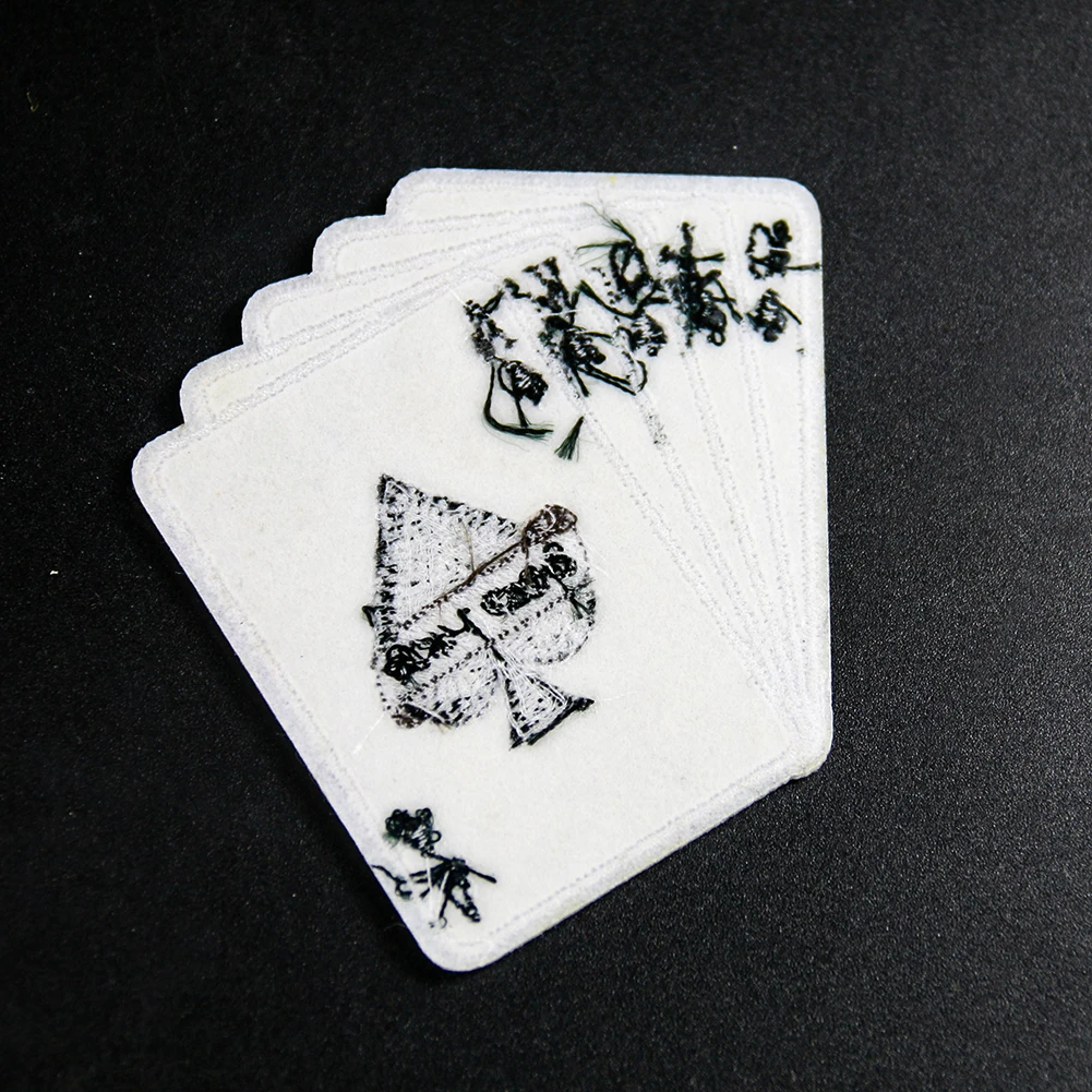 Пики флеш игральные карты складываются на джинсовые шляпы и аксессуары для одежды с вышитыми стикерами усов