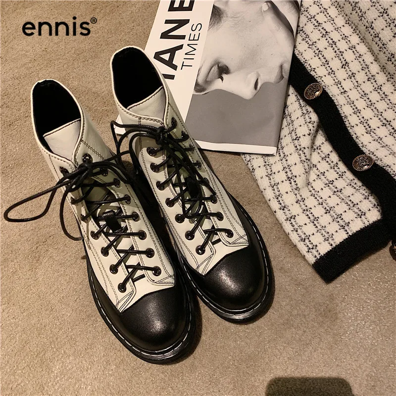 ENNIS/Новые Ботинки martin на платформе; женские розовые ботинки; ботильоны на шнуровке; кожаная обувь черного и белого цвета на плоской подошве; сезон осень-зима; большие размеры; A9302