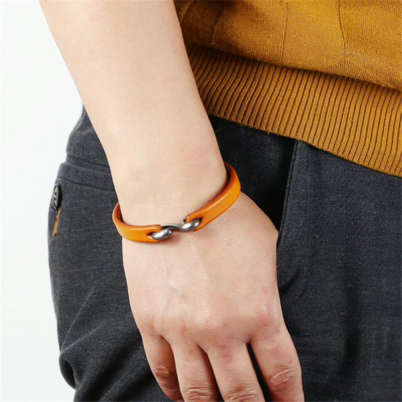 leather bracelet (1)