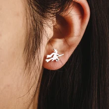 Shellhard ювелирные изделия для Хеллоуина, милые женские серьги ведьма, метла, серебряный цвет, летающая ведьма, серьги-гвоздики