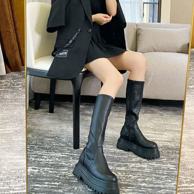 Botas de cuero con plataforma alta para mujer, zapatos góticos con tacón elástico, color negro, hasta la rodilla, para invierno
