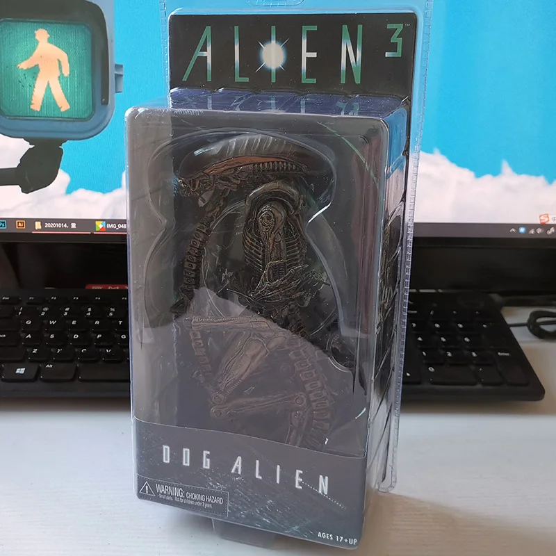 Figura de acción Alien Dog - Alien 3 con base - neca