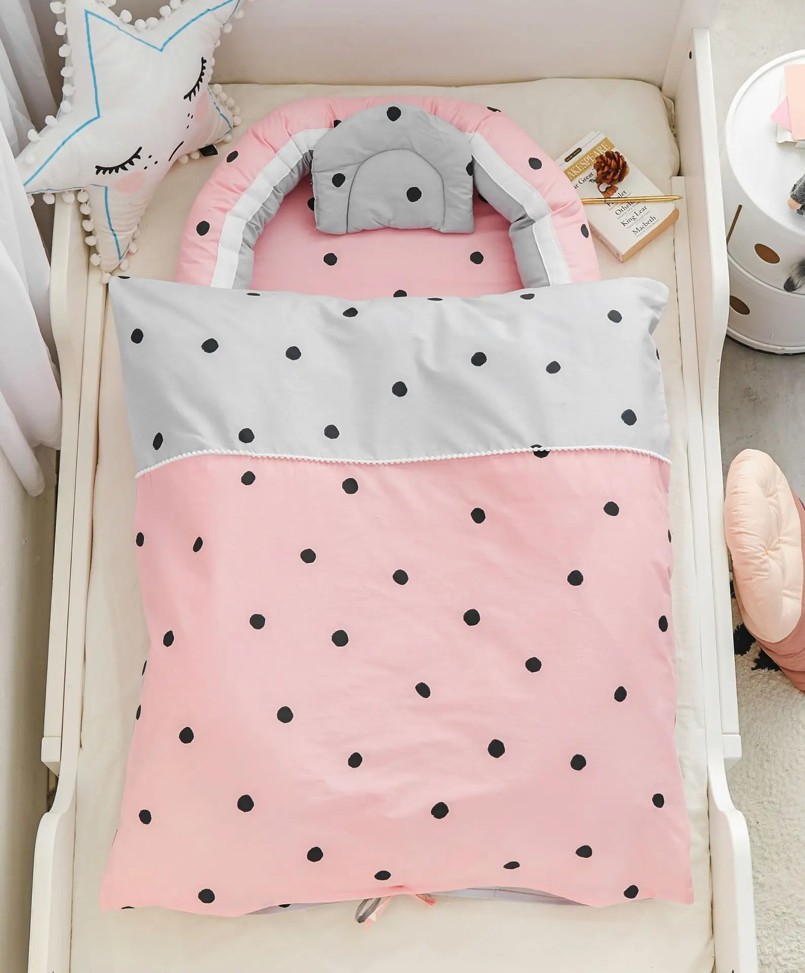 Multi Function Portable Baby Crib Newborn Bionic Uterus Bed Travel