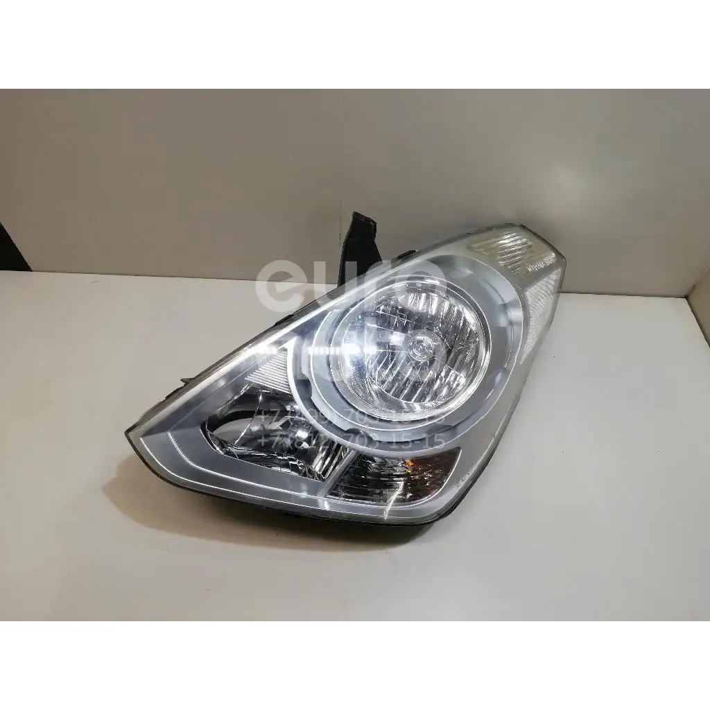 Headlight left, condition: USED, for Hyundai Starex H1/Grand Starex 921104H040 RIGHT WHEEL NOT XENON 921104H040
