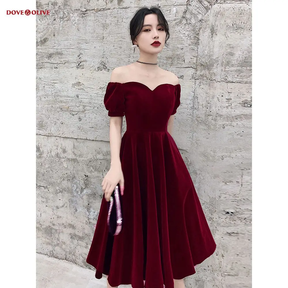 Burgundy Bridesmaid Dresses Knee Length 2024 Velvet Short