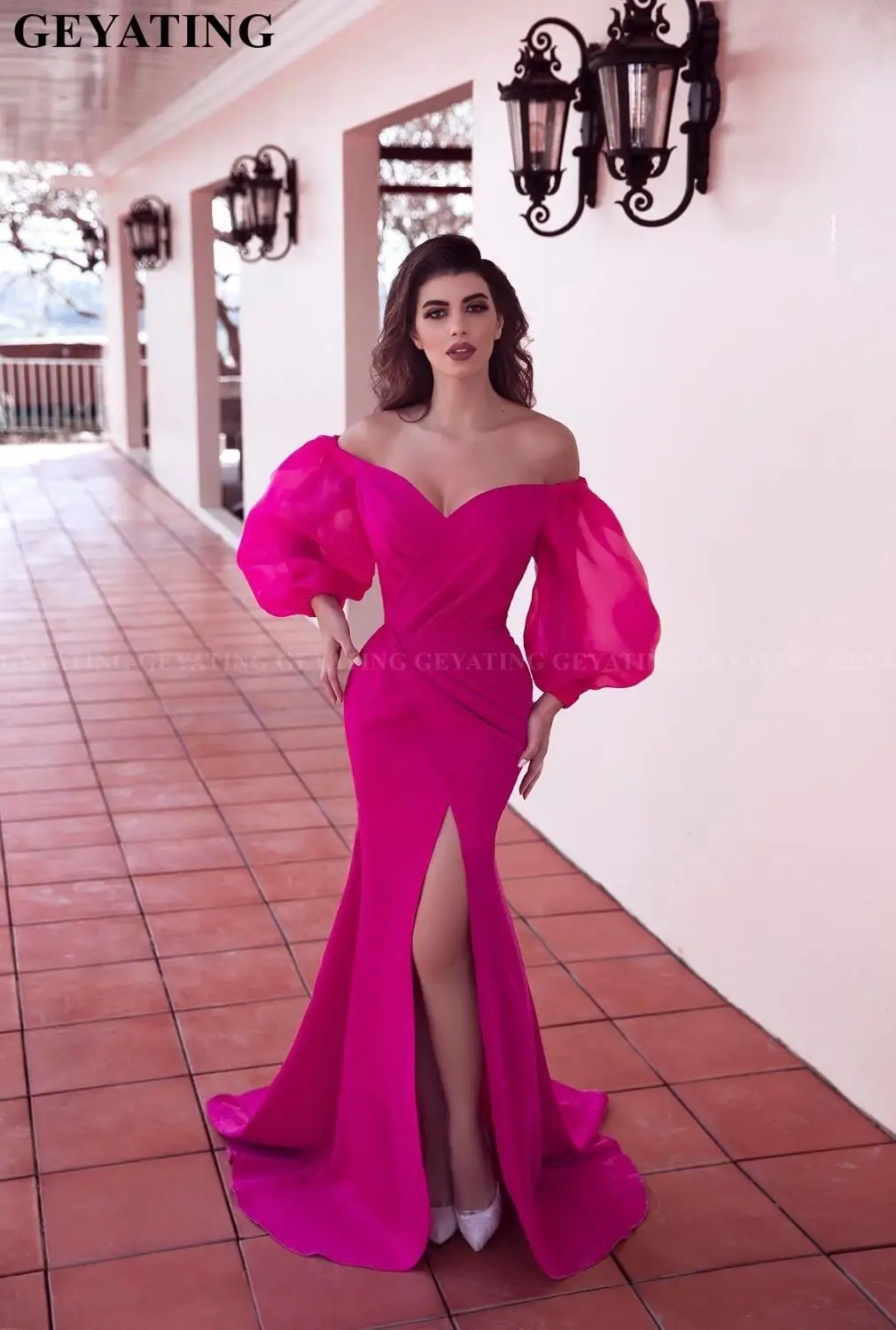 Saudi Arabische Mermaid Hot Pink Slit Avondjurk 2020 Elegant Off Shoulder Lange Mouwen Dubai Prom Jurken Lange Vrouwen Formele jassen Saudi Arabische Mermaid Hot Pink Slit Avondjurk 2020 Elegant Off Shoulder Lange Mouwen Dubai Prom Jurken Lange Vrouwen Formele jassen