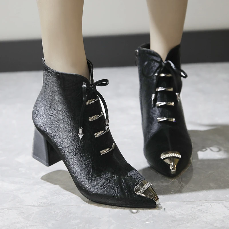 HQFZO Chunky Heels 5cm Autumn Ankle Boots For Women Lace Up Fashion Pointed Toe Bottine Cross-tied Buckle Women Boots Mujer - Цвет: black