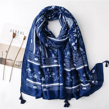 

2020 Autumn and winter women seaside sunscreen print scarves tourism Fashion Flower Ethnic style quality cotton material shawl
