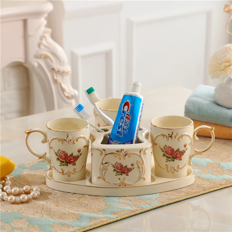 4 Pieces Set D Аксессуары для ванной комнаты набор керамической держатель для зубной щетки чашки для полоскания с подносом роскошные Товары для ванной комнаты 4 шт. набор свадебные подарки - Цвет: 4 Pieces Set D