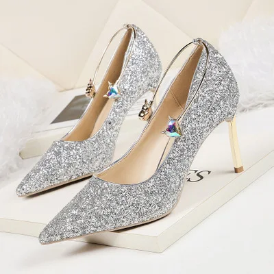 

2019 Fashion sexy high heels Korean version of the pointed fairy stiletto crystal shoes net red shoes