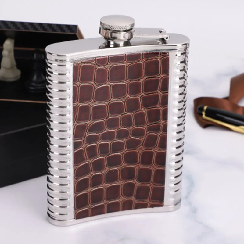 Leather Hip Flask Funnel Wine Pocket Flask 8Oz Pocket Whisky Alcohol Vodka Liquor Bottle Personalized Flaskes Gift Man Flagon