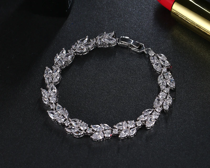 Emmaya High Quality Clear White Cubic Zirconia Leaf Pattern Bracelets Bangles For Women Girl Gift Fashion Wedding Jewelry Party